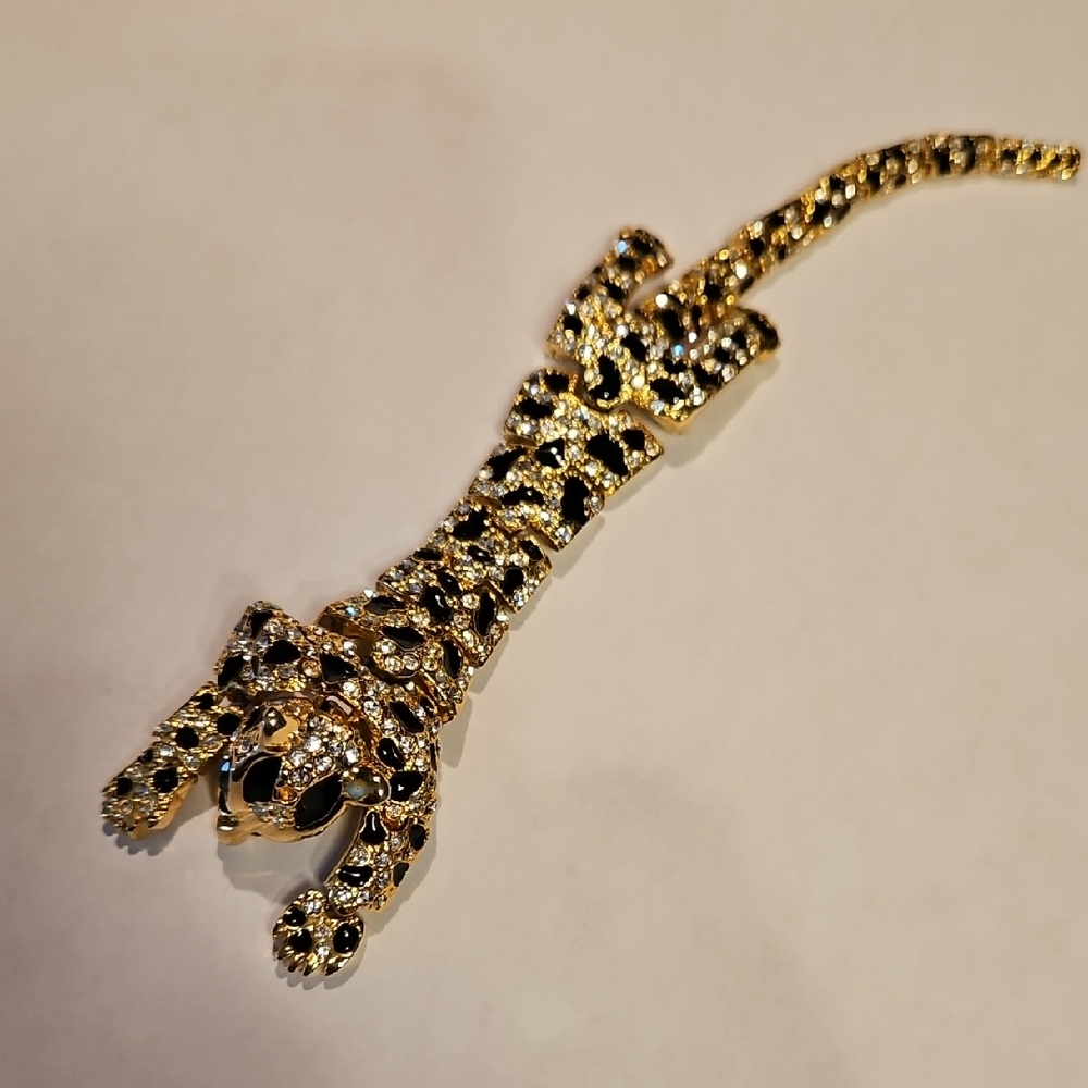 Leopard Hinged Pins. (2 Avail)